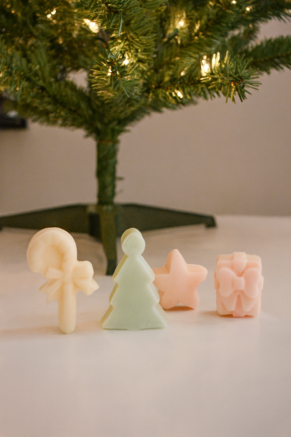 Cajita Navideña (Navidad Apple Cranberry Bliss) (xmas fun shapes wax tarts) 5oz